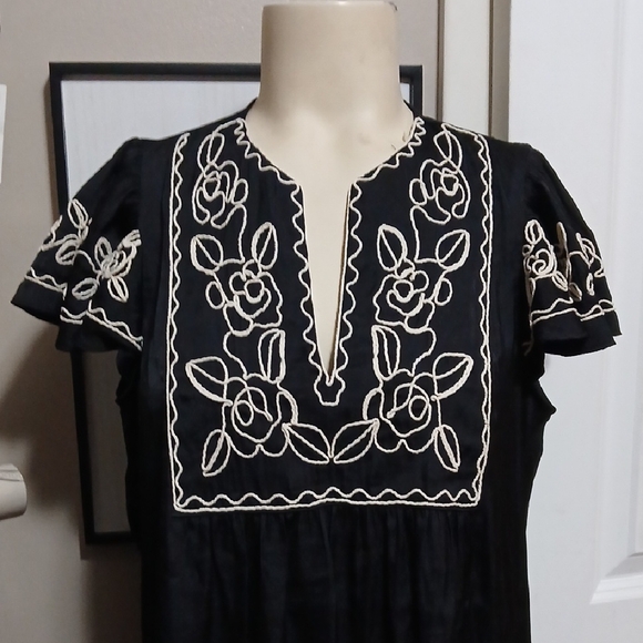 Rachel Zoe Tops - Rachel Zoe Black Top with Cream Floral Design